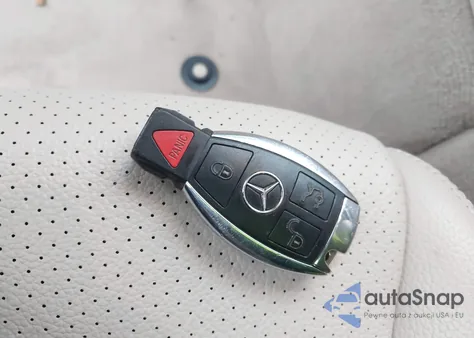 2017 Mercedes-Benz C 300 4Matic z USA, uszkodzony, nr VIN WDDWJ4KB5HF329028